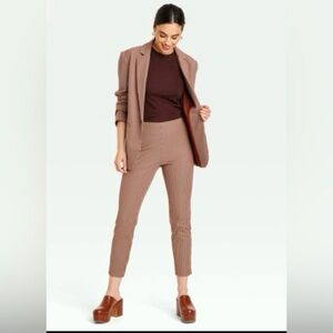 A New Day Cropped plaid stretch pants. Size 14. NEVER WORN!